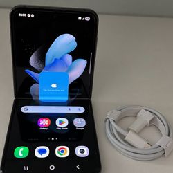 Samsung Z Flip4 5g. Like New And Unlocked! 