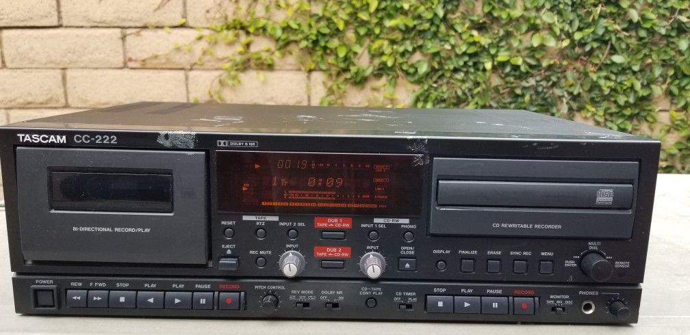 Tascam CC-222 CD Disc Tape Cassette Deck Player Recorder. ( Works Good )