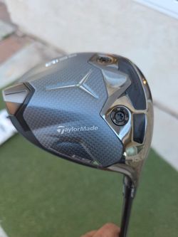 TaylorMade Qi35 MAX 10.5* Driver Project X HZRDUS Smoke Red RDX 60g Regular flex with headcover