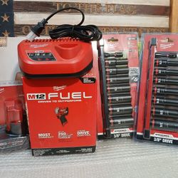 NEW MILWAUKEE M12 FUEL 3/8 IMPACT WRENCH KIT 