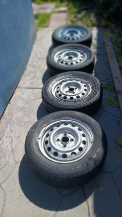 Rines com llanta para honda 4 virlos son 14