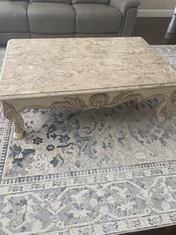 Beautiful Auntique coffee table