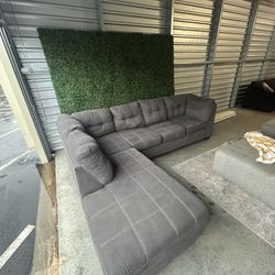 Sectional Sofa/ Couch (We Deliver)