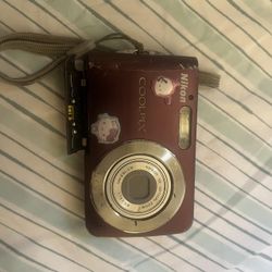 Nikon Burgundy and Red Cameras-and-accessories(off101)