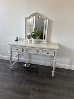 Dresser Table