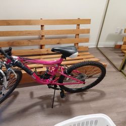 Ladies mongoose Ledge 2.1  bicycle