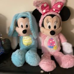 Minnie And Mickey Easter Dressed Up 