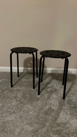 2 Plastic Ikea Benches