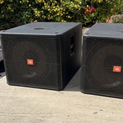 Pro JBL subwoofers JBL SRX718s.