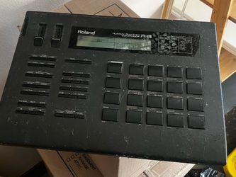 Roland R8 Drum Machine