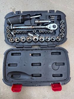 Husky 38 pc drive mechanic tool set