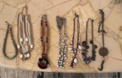 7 Vintage necklaces