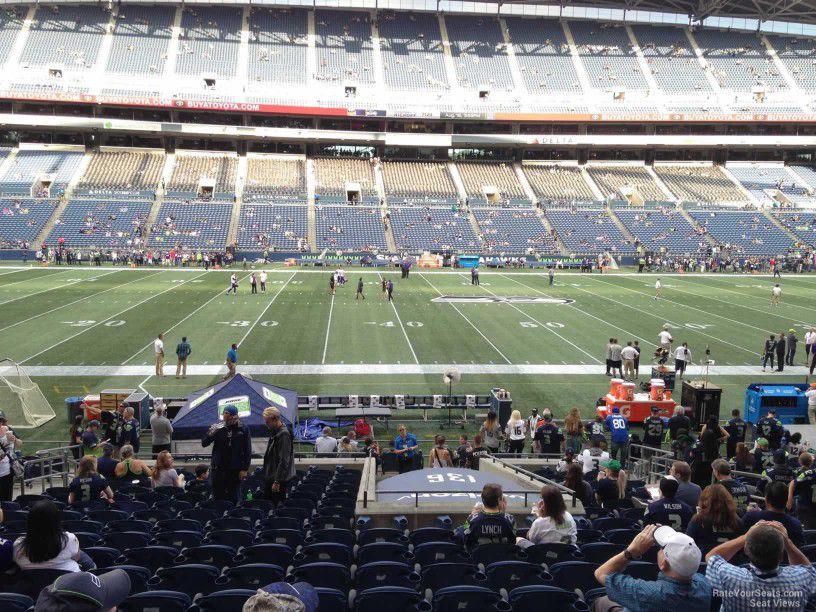Seahawks vs Jaguars - 3 Charter Seats On The 40 Yard Line