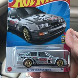 Hot Wheels ‘87 Ford Sierra Cosworth