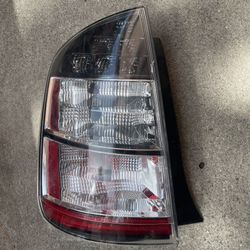 04-09 TOYOTA PRIUS REAR RIGHT SIDE TAIL LIGHT Early Gen 2, 2004 2005
