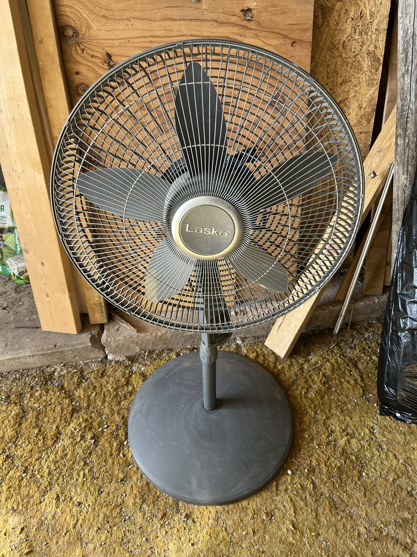 LASKO Oscillating Fan.