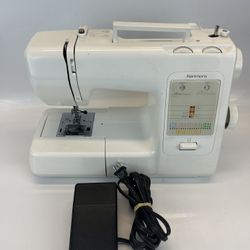 Kenmore (contact info removed)8490 Sewing Machine w/ Foot Pedal Working