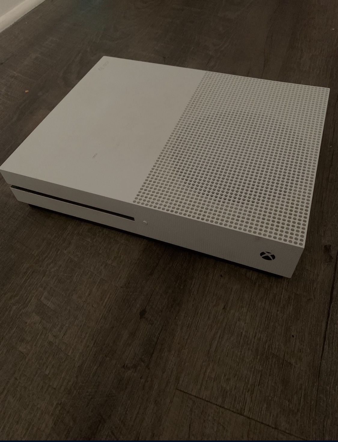 mssg first | xbox one s | comes w powercord | no hdmi