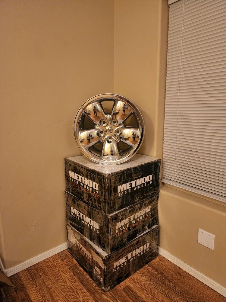 Brand New 20"x9" Rams Wheels