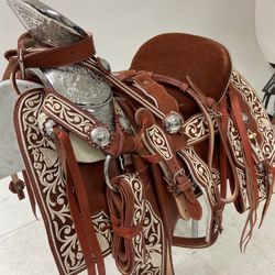 Nueva montura charra súper Pitiada original con Herrage y fuste plateado completo