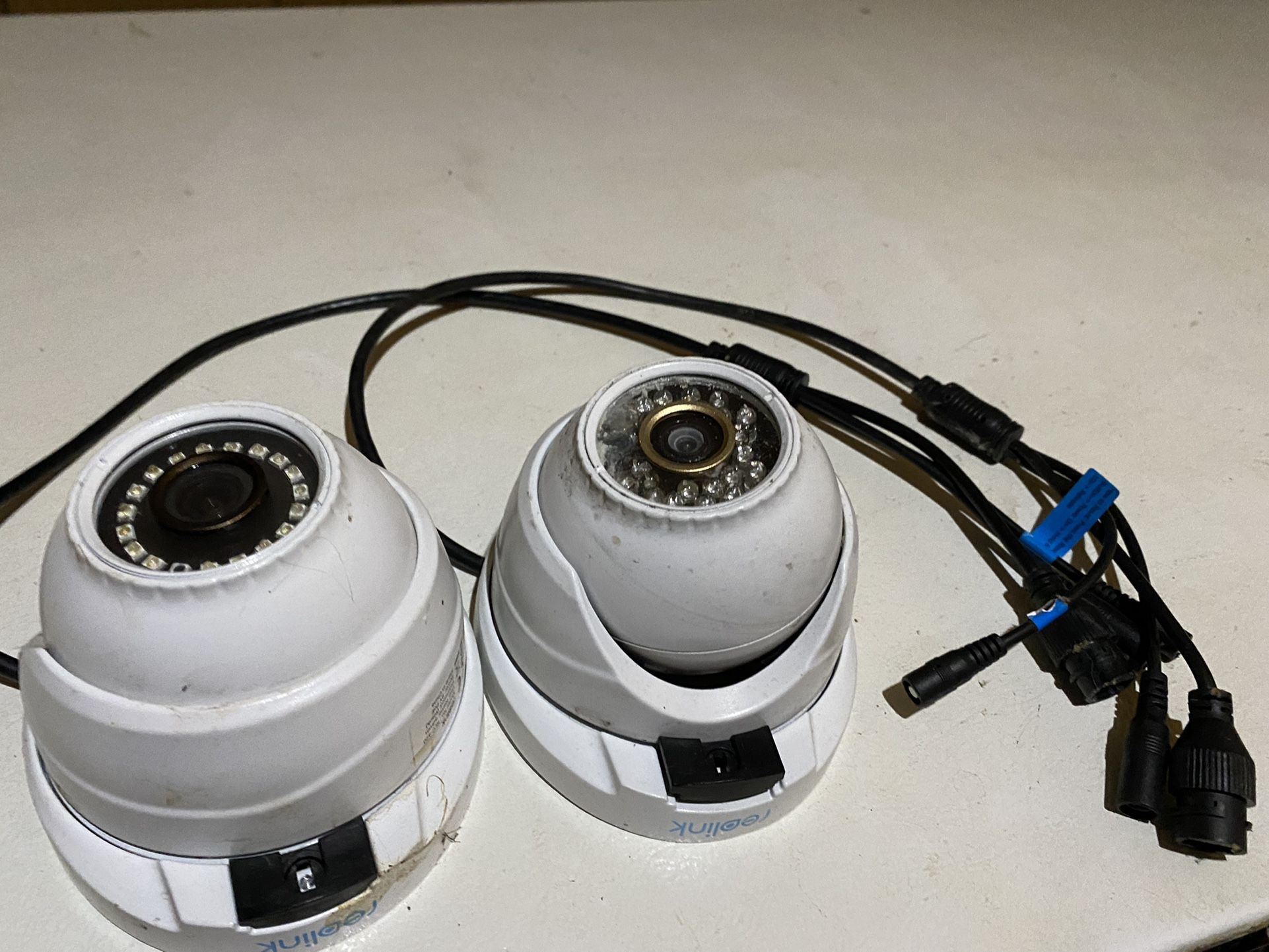 2 Reolink 4mp POE Cameras