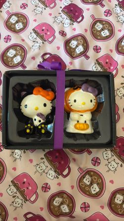 Blue Sky Hello Kitty halloween