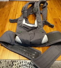 Nuna baby carrier