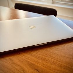 MacBook Pro i7 2.6GHz 16" (Late 2019) 512GB SSD Touch Bar 