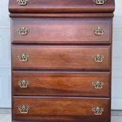 Wooden Chest of Drawers 