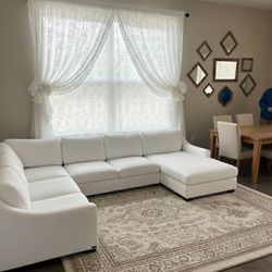 I am selling sectional!!! ASK FOR PRICE.