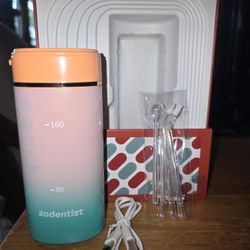 🆕️6 PIECE CHARGABLE, PORTABLE IRRIGATOR,WATER FLOSSER, DEEP CLEANS AND WHITENS TEETH.