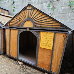 Large Dog House (Available)
