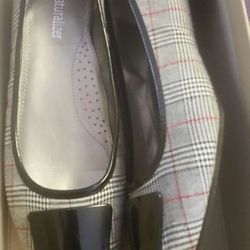 Brand New Naturalizer Flats