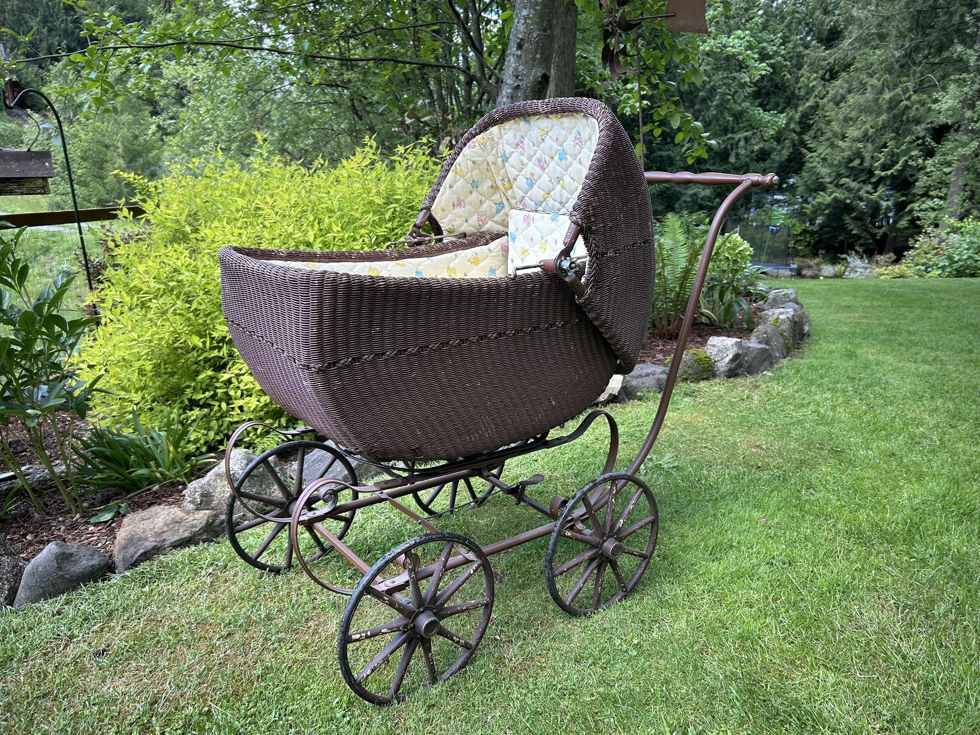 Antique 1930s Wicker Baby Buggy