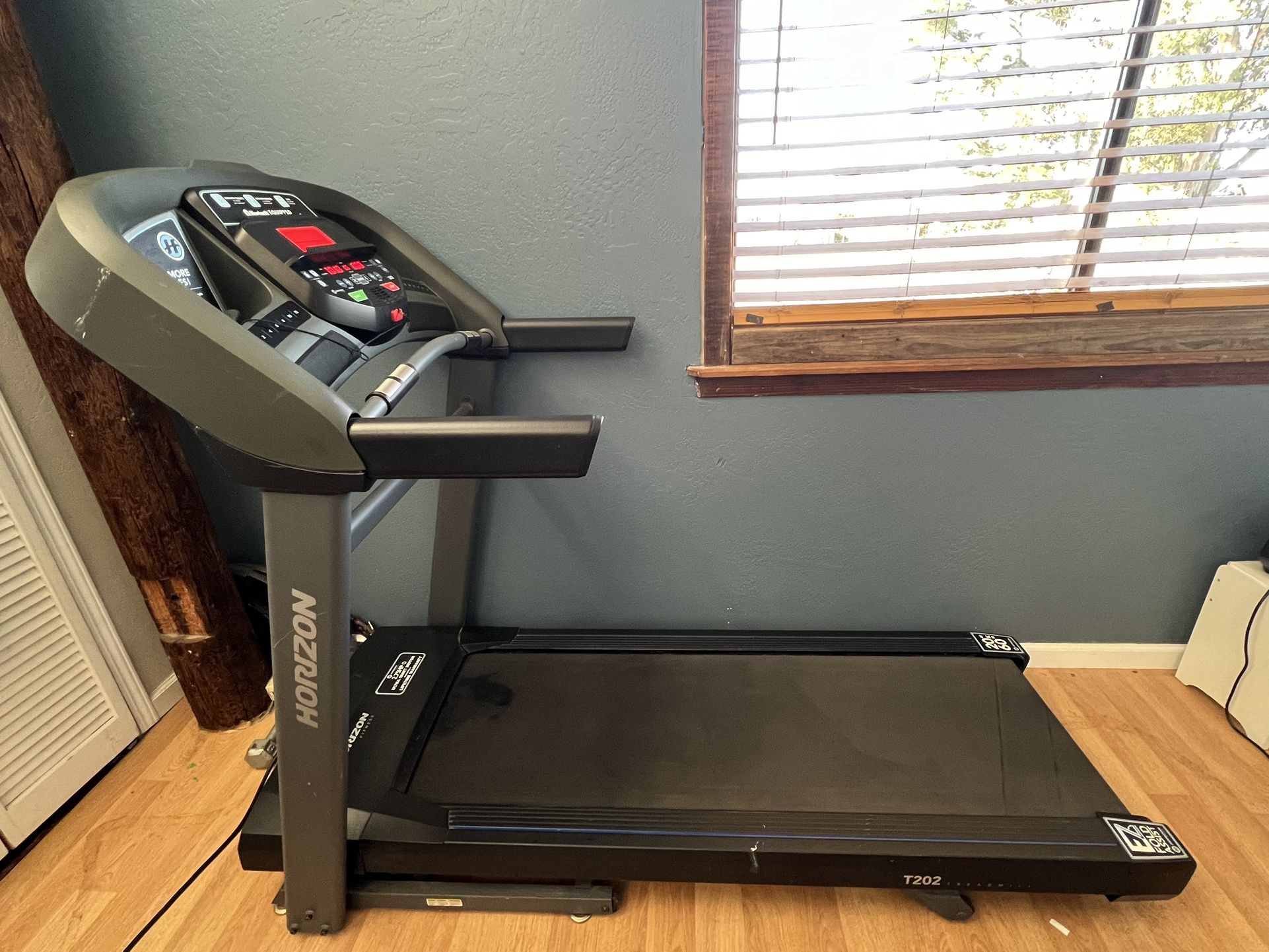 Horizon Fitness Treadmill With 12% Incline