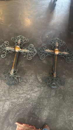 Hanging iron wall art
