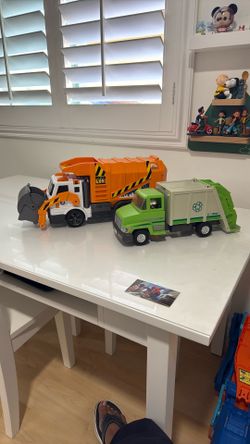 Toy Garbage Trucks