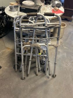 Wheelchairs & Walkers