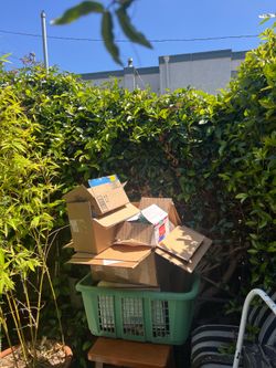 Free packing materials and boxes many