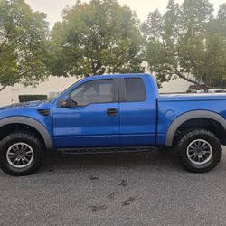 2010 ford raptor 5.4 v8 4x4 svt clean title one owner just smog cold ac 221k milles well serviced  reg current located in pomona 9o9236I97o runs good 