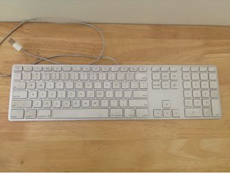 Apple Wired Keyboard