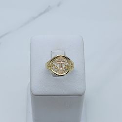 ❤️ 10k gold ring cross women’s  ❤️ Fine jewelry  ❤️ Ring size 7 ❤️ Yellow and rose Gold Jesus  ❤️ Includes a box   Check out my other jewelry   ******