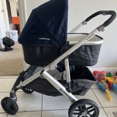 Uppa Baby Stroller ( Bassinet +base) . Accessories Included