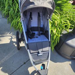 Thule * Child  STROLLER * Excellent Condition 