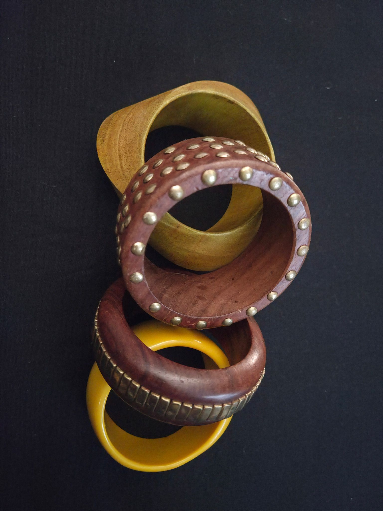 Vintage 4 pc Chunky Bracelet LOT Stack Bangles Brass On Wood Lucite Wood