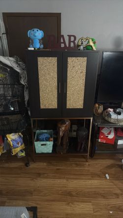 Bar cabinet