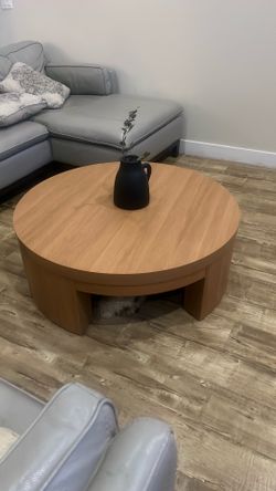 Round coffee table