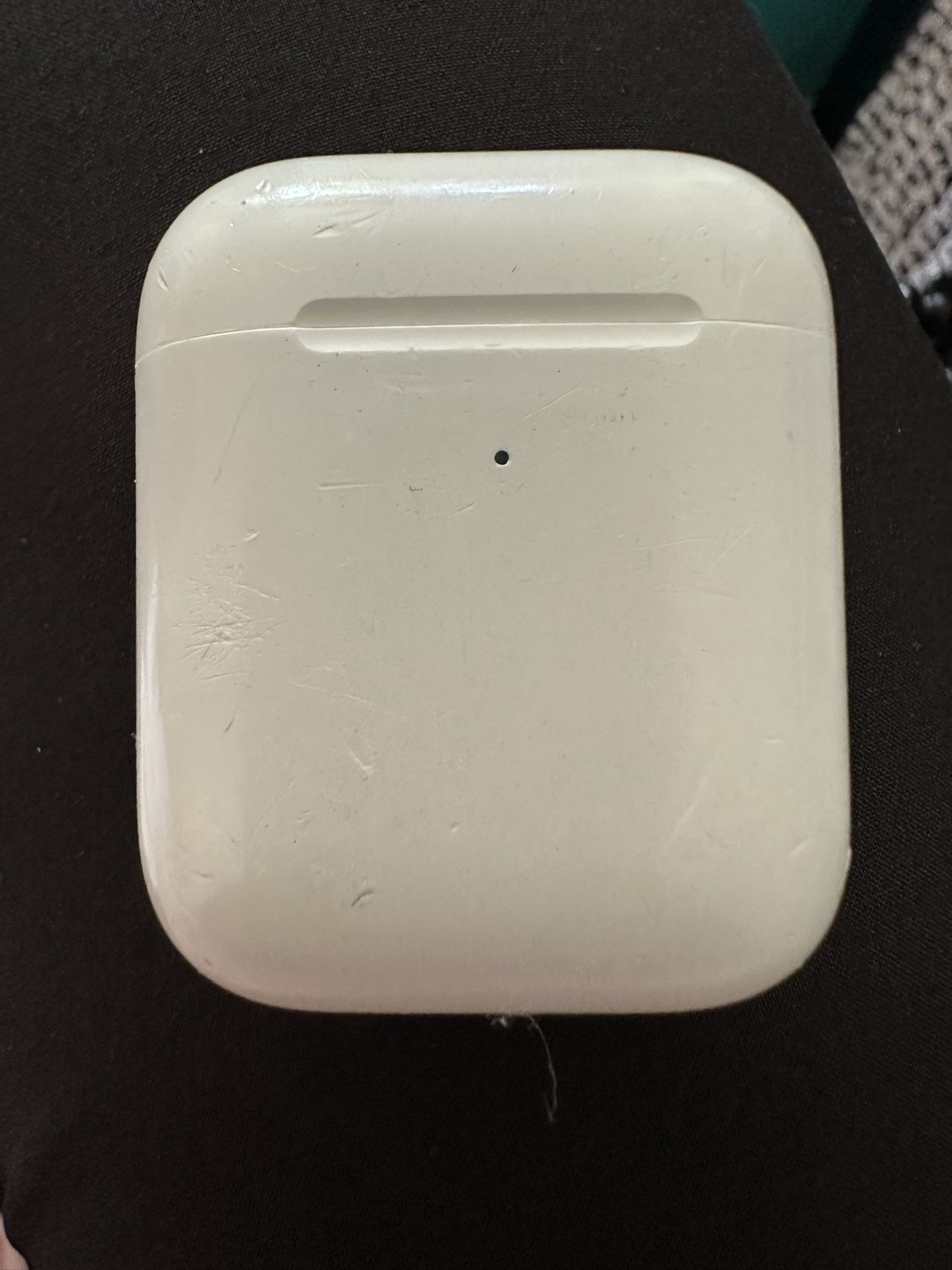 AirPod Case And Right Air POD