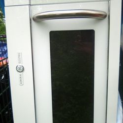 GE Commercial Microwave Brand New Condition $75