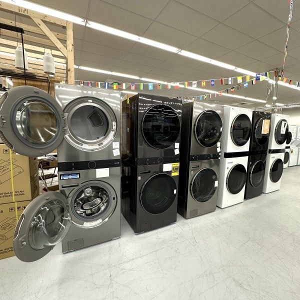 SCRATCH N DENT Washtowers - Stacked Washer Dryer Units